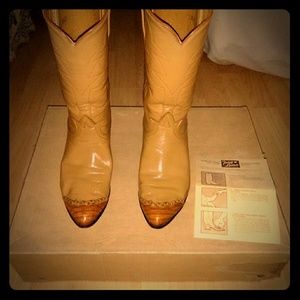 Vintage 1970's Women's Tony Lama Boots